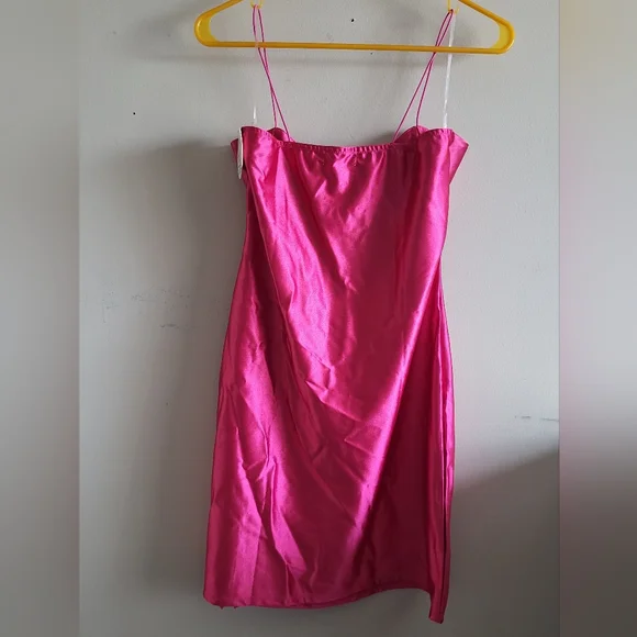 Jolie and Joy Dress - Picture 2 of 4